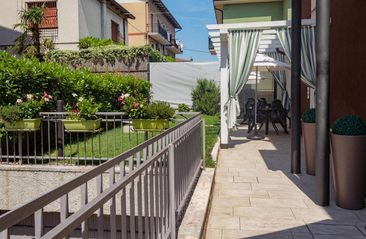 Blau Vacanze Peschiera del Garda Luaran gambar